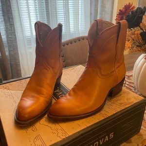 Woman’s Tecovas cowboy boot